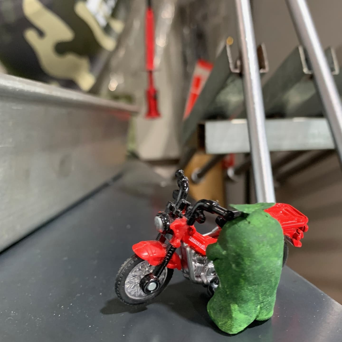 秘密基地兼バイク屋カスタム